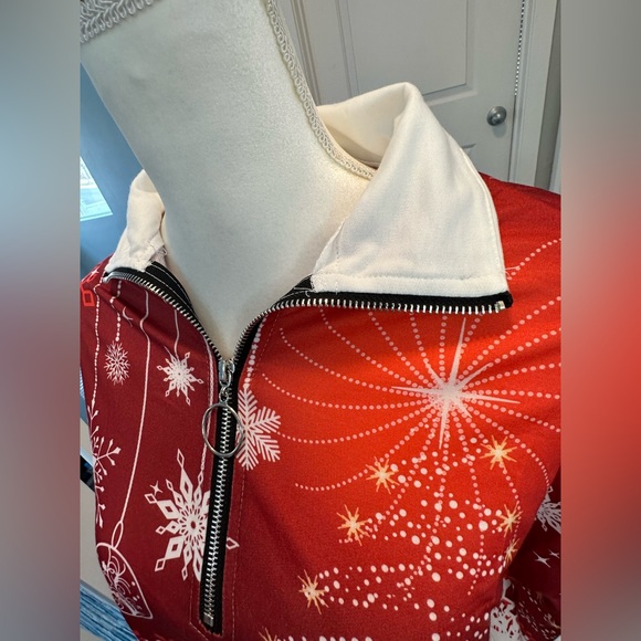 NEW Women’s M Red White 1/2 Zip Stand Collar Snow Holiday Christmas Sweatshirt - Picture 8 of 14